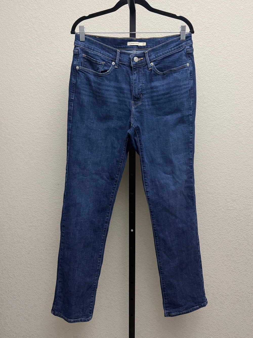 Levi’s Women's Classic Dark Blue Straight-Leg Jeans